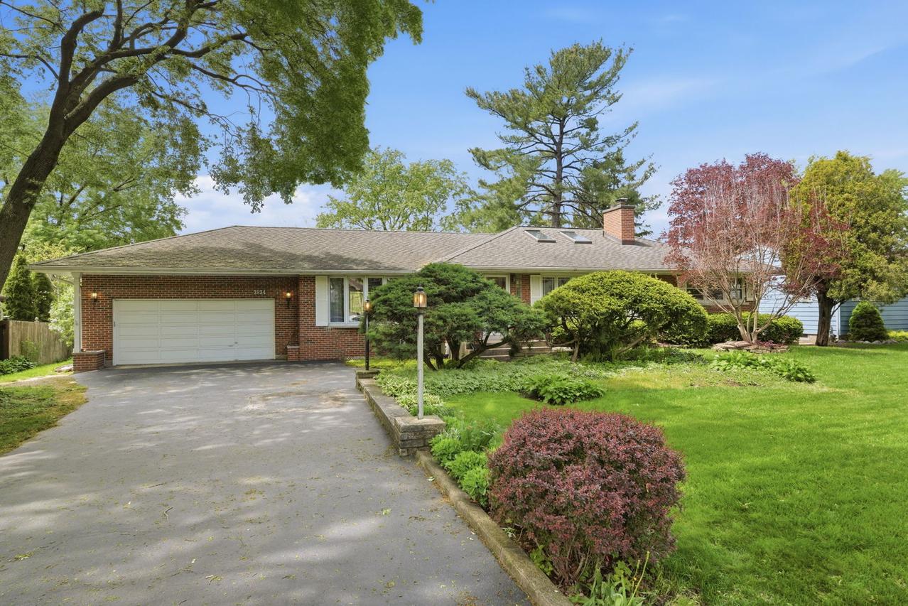 3934 Elm St., Downers Grove, IL 60515