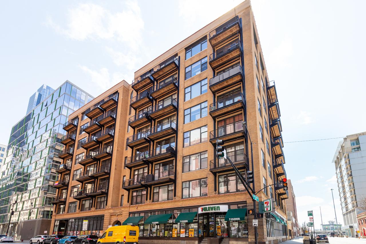 625 W Jackson Blvd. #402, Chicago, IL 60661