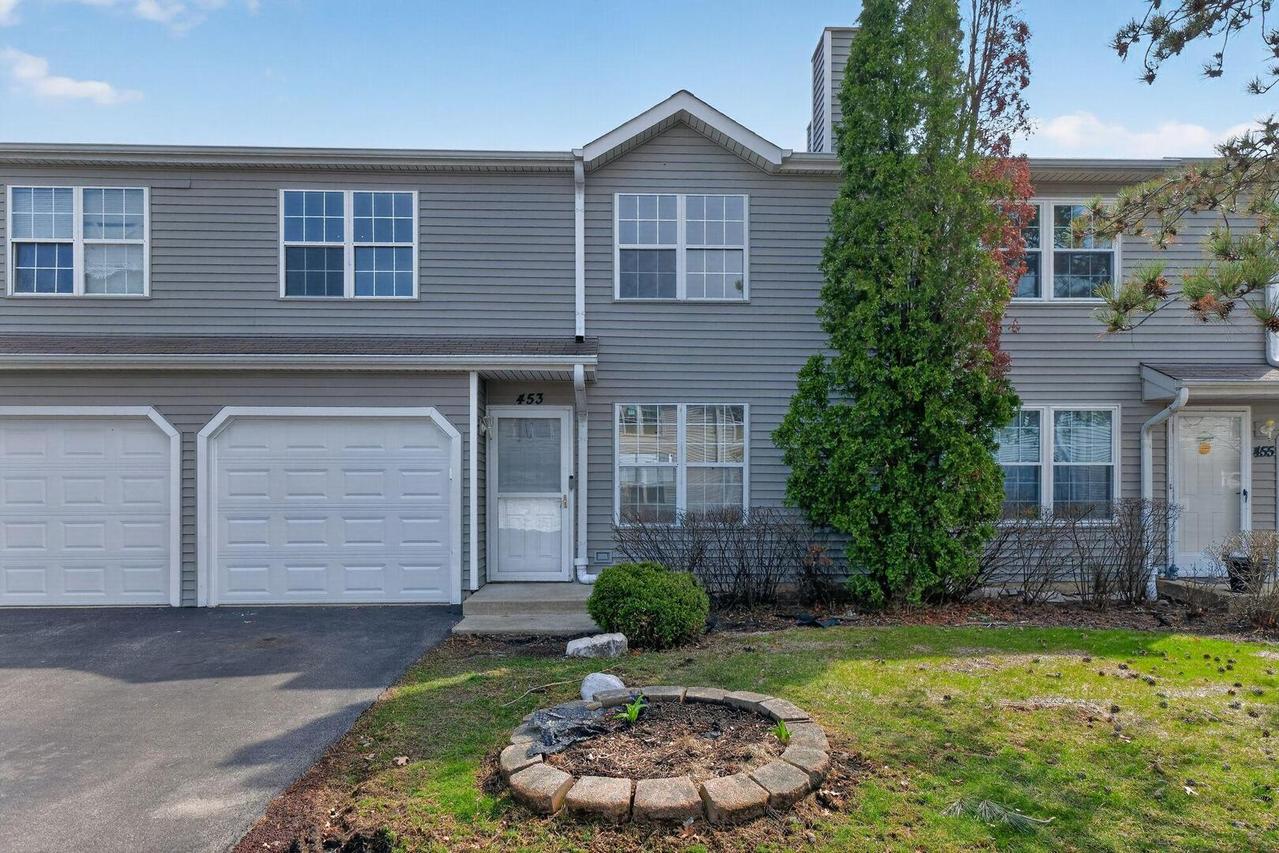 453 Normandie Ln., Round Lake, IL 60073