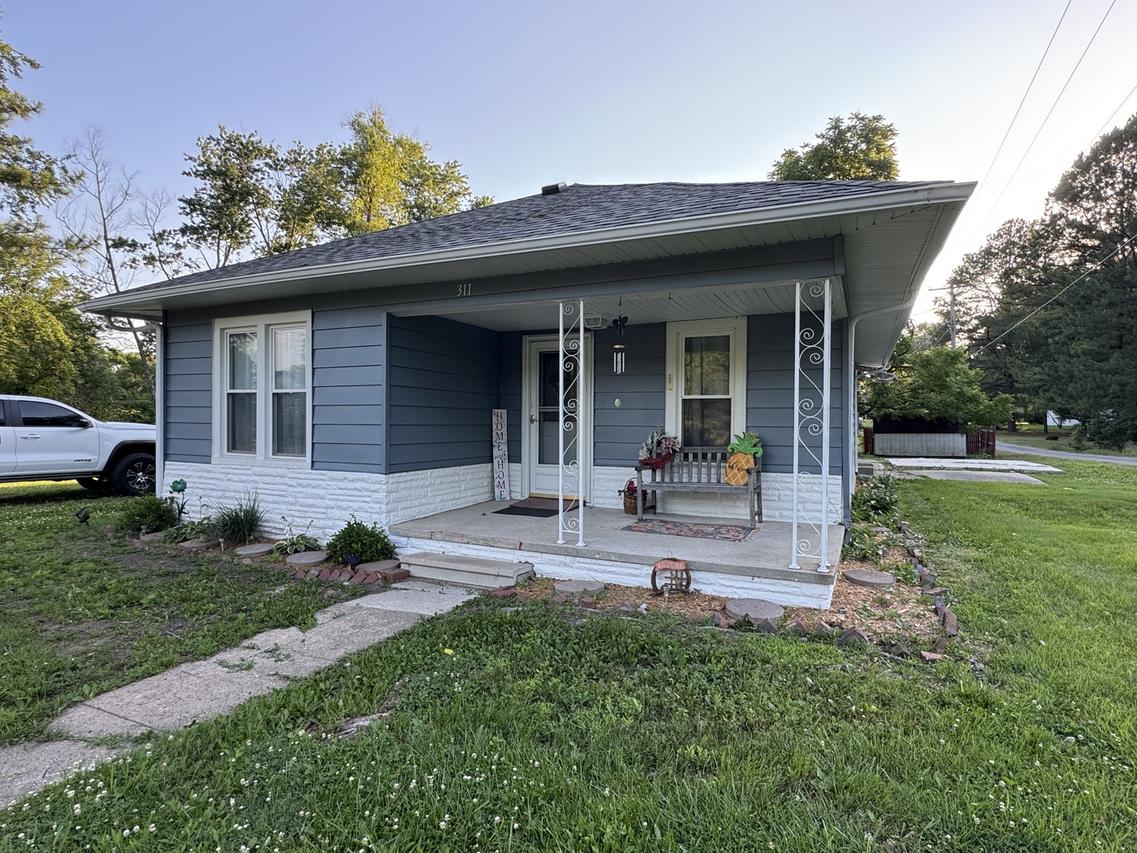 311 N Goldheimer Ave., Benton, IL 62812