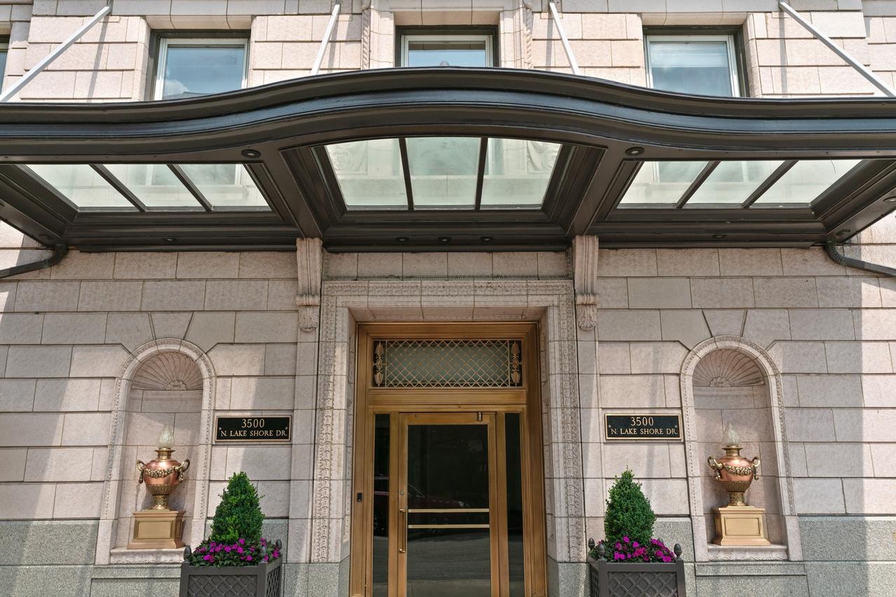 3500 N Lake Shore Dr. #3C, Chicago, IL 60657