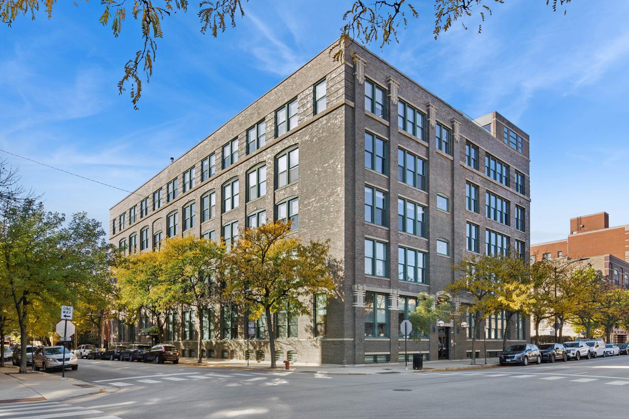 1327 W Washington Blvd. #105, Chicago, IL 60607