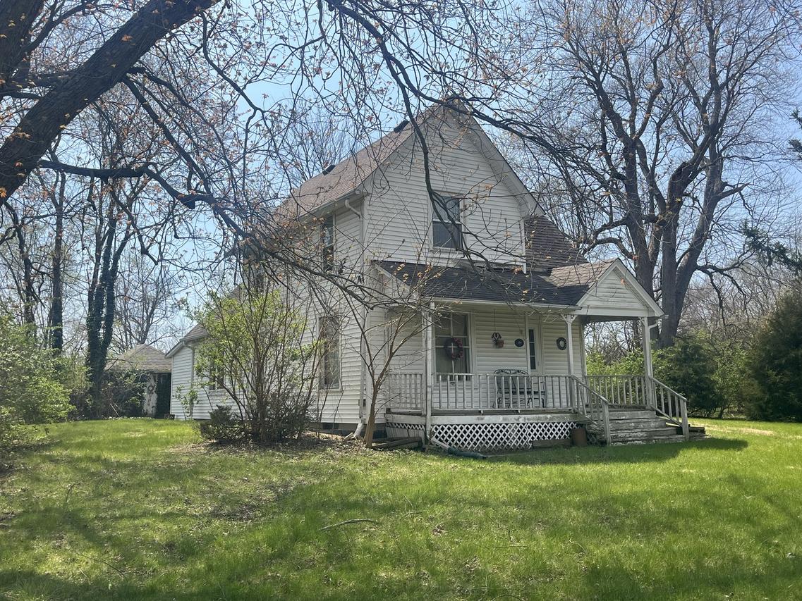 403 E 200 N Rd., Loda, IL 60948