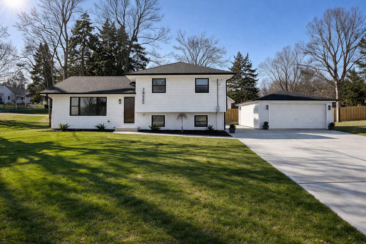 22W080 Valleyview Dr., Glen Ellyn, IL 60137