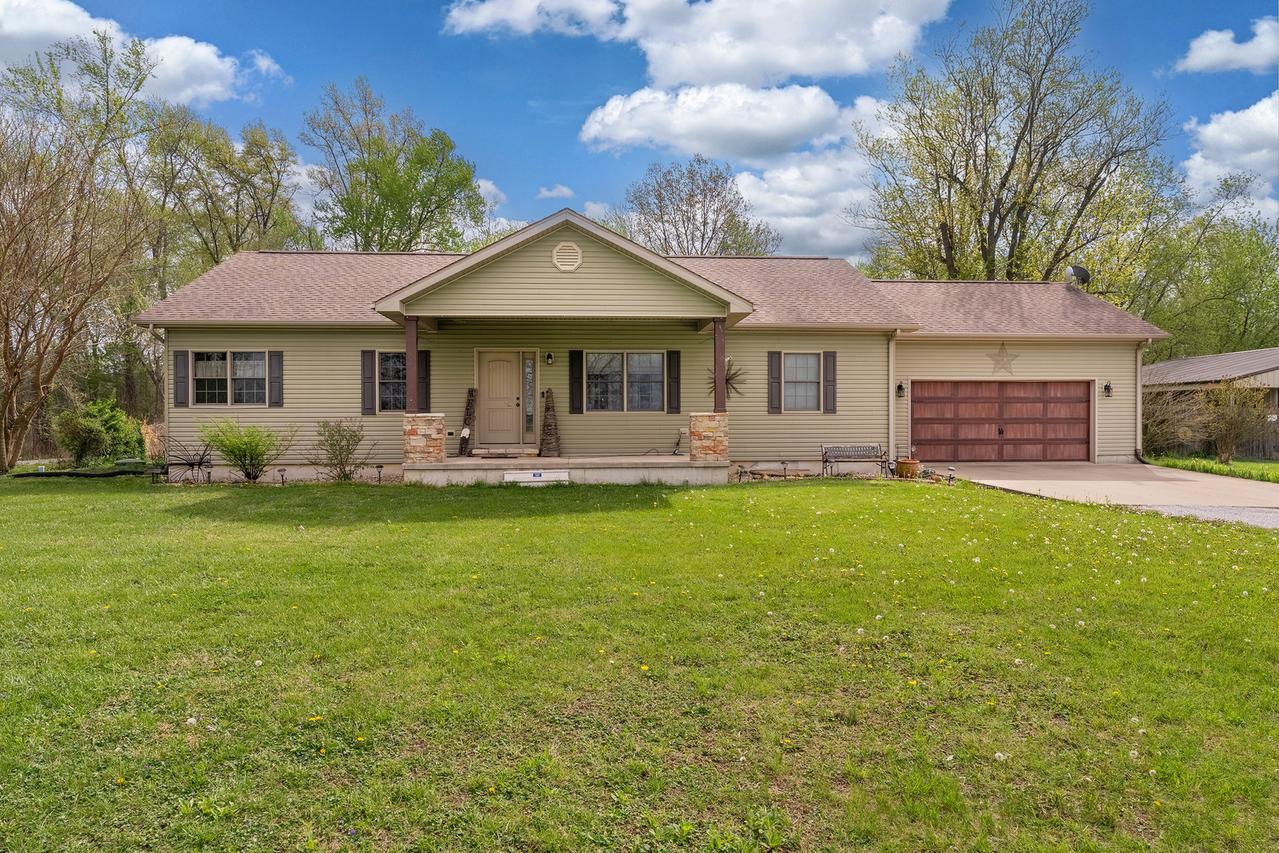 1358 Pershing Rd., West Frankfort, IL 62896