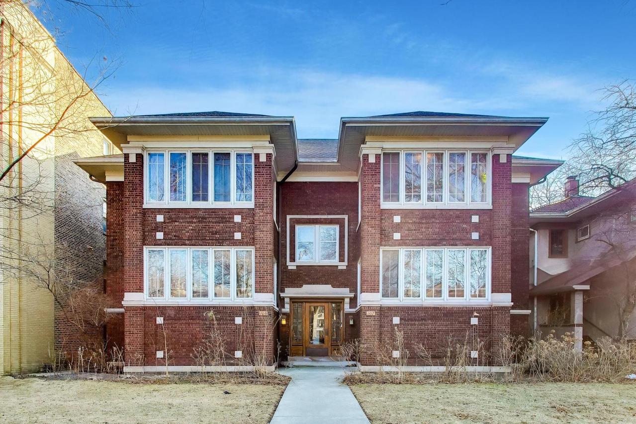 107 Washington Blvd. #2W, Oak Park, IL 60302