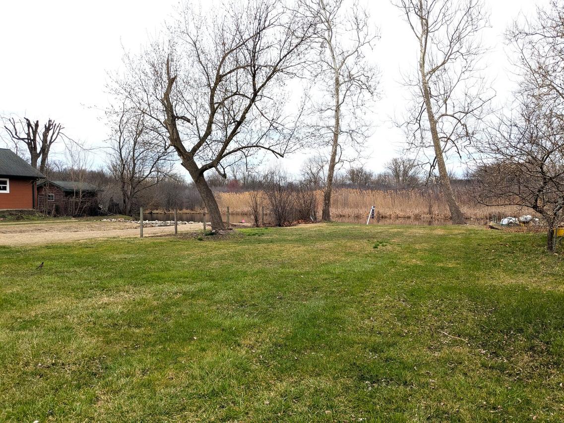 818 Sheridan Dr., Wauconda, IL 60084