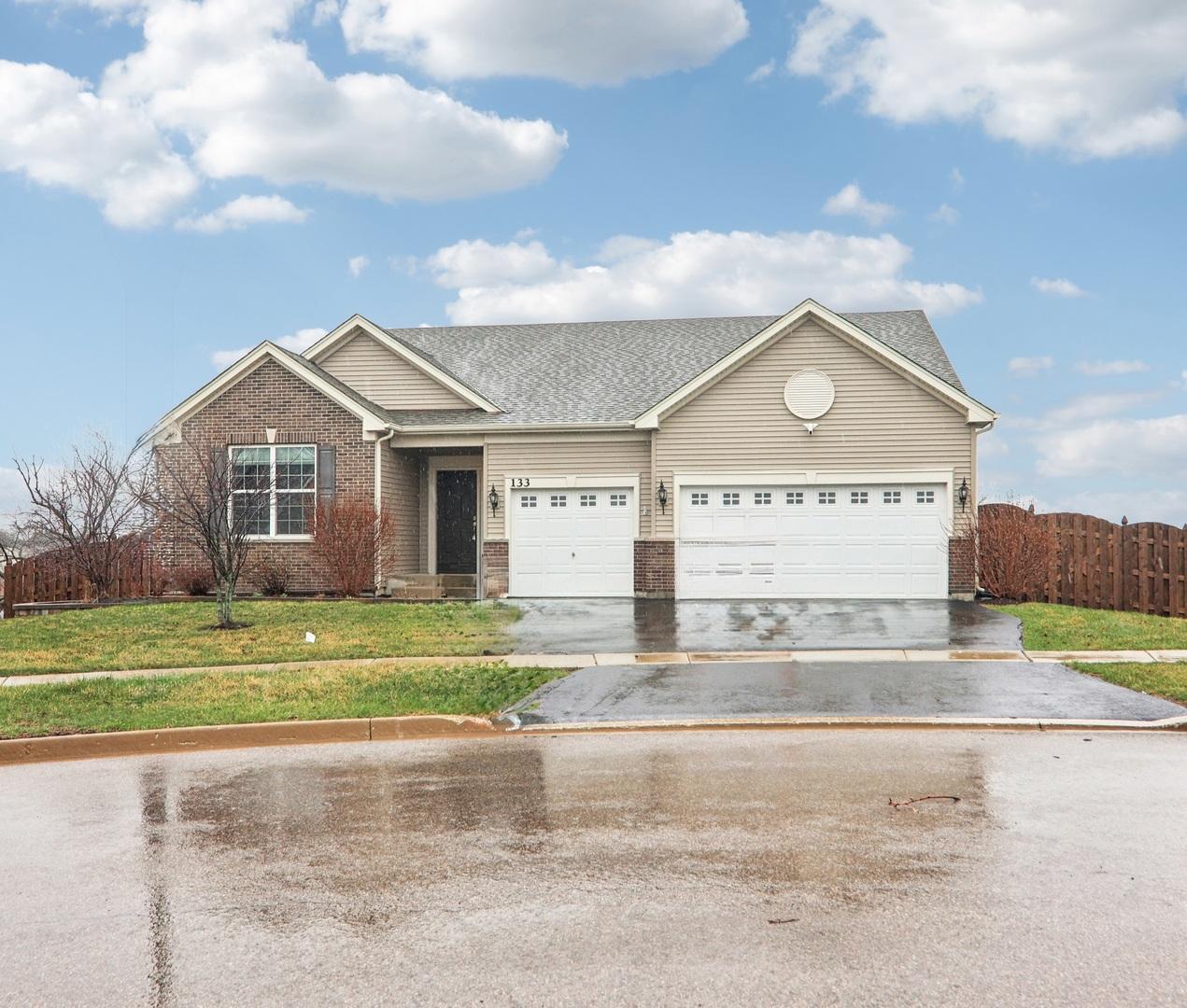 133 Stowe Ct., Fox Lake, IL 60020