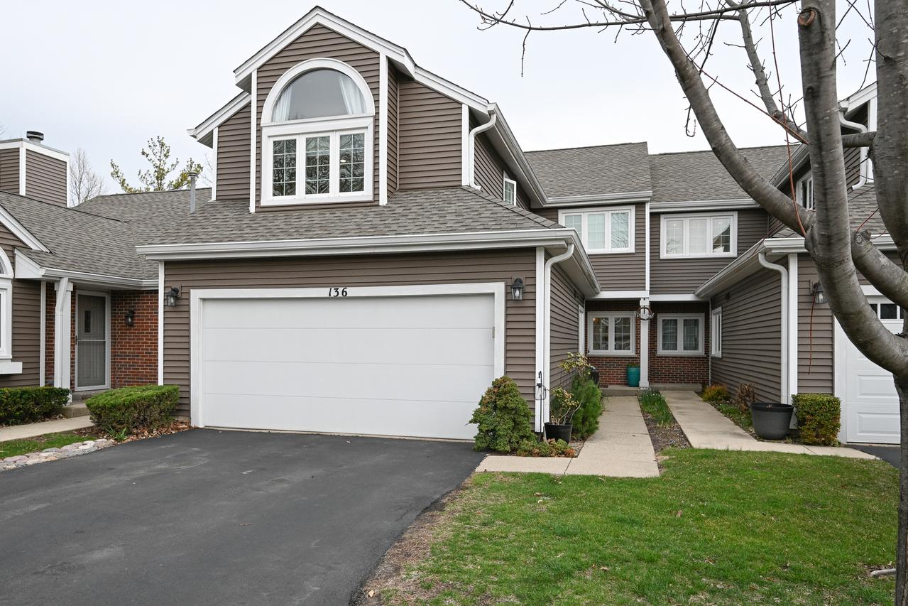 136 S Lawford Ct., Bloomingdale, IL 60108