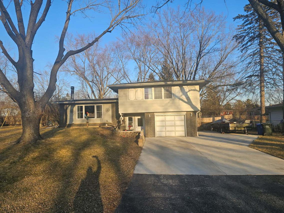 1852 Center Dr., Carpentersville, IL 60110