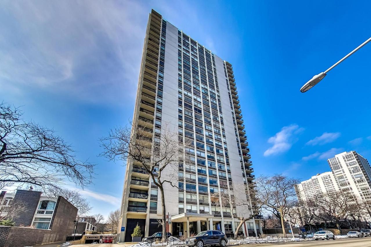 1355 N Sandburg Ter. #2909D, Chicago, IL 60610