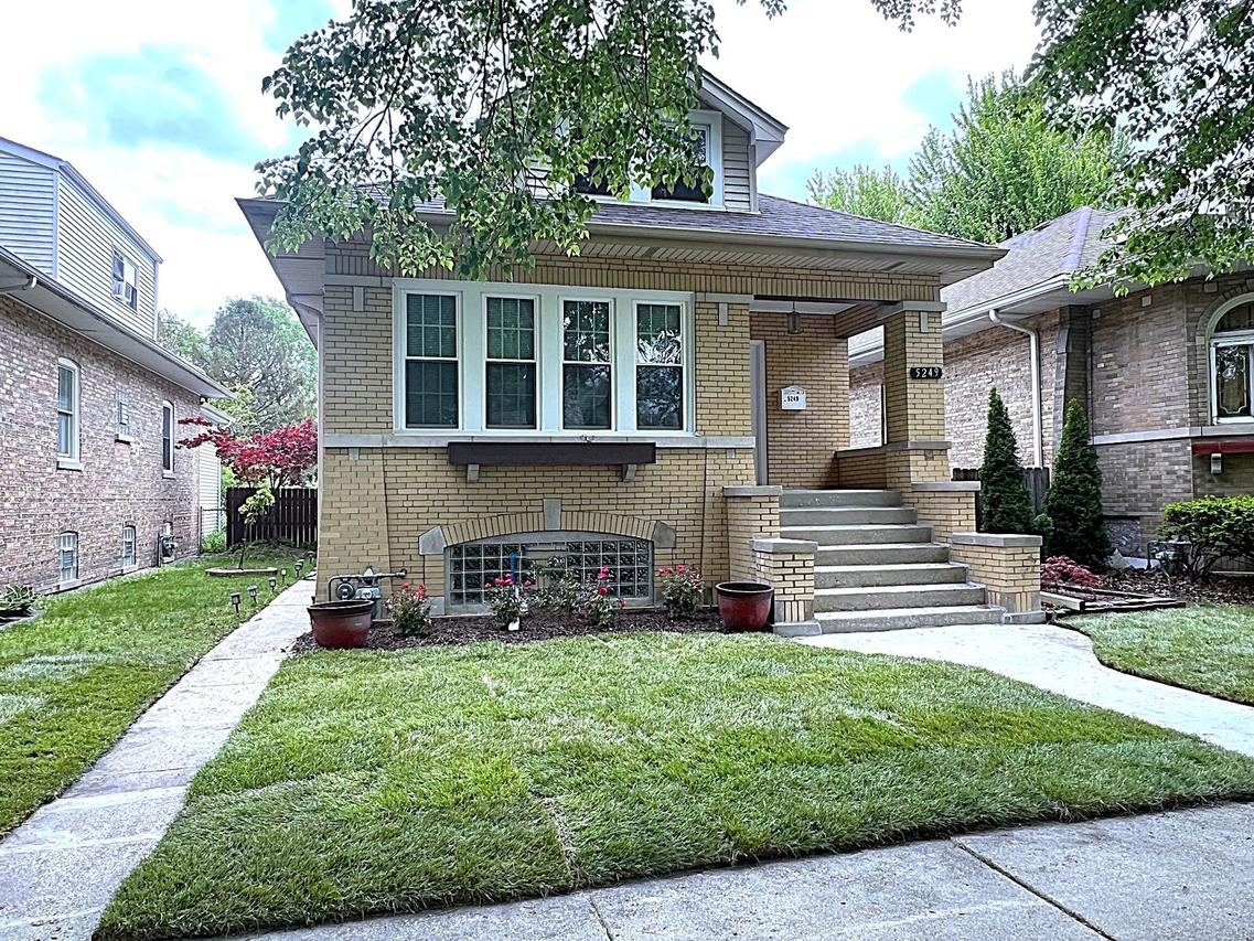5249 Hoffman St., Skokie, IL 60077