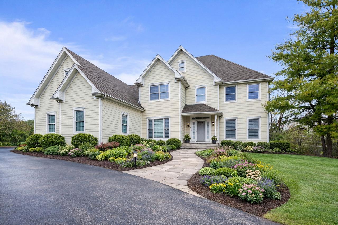 190 Wood St., Inverness, IL 60010