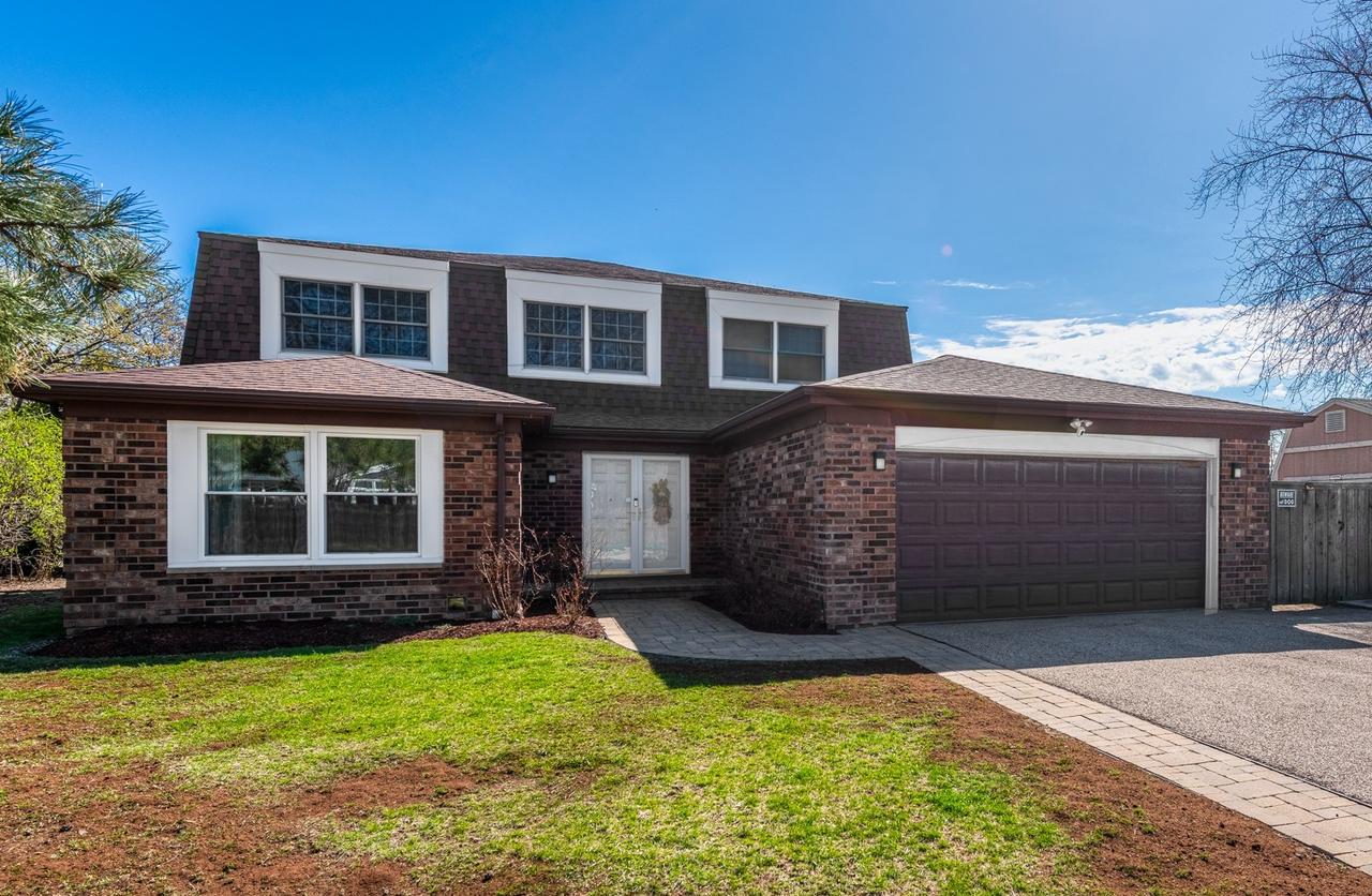 11 Birchwood Ave., Deerfield, IL 60015