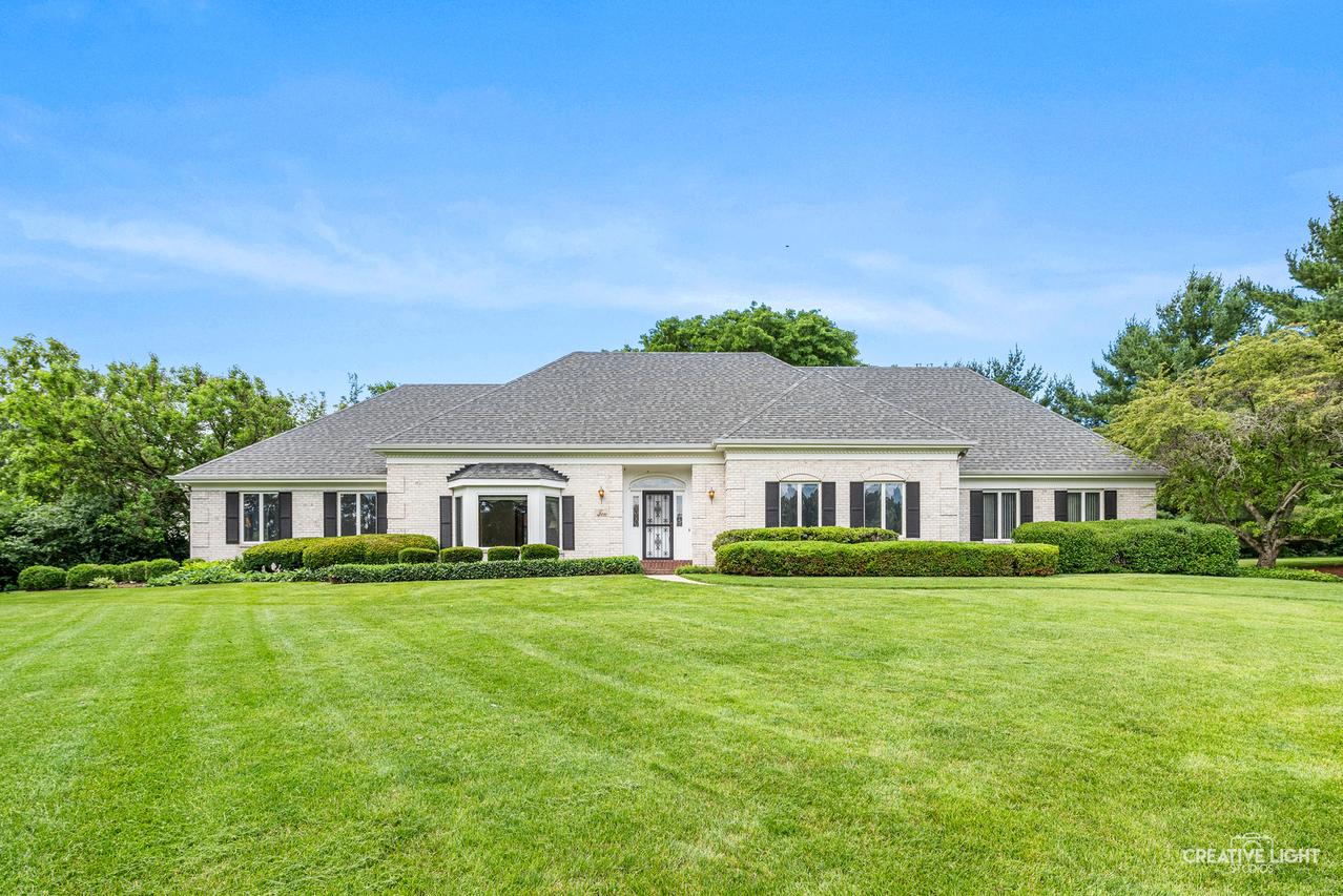 10 Century Ct., Oswego, IL 60543