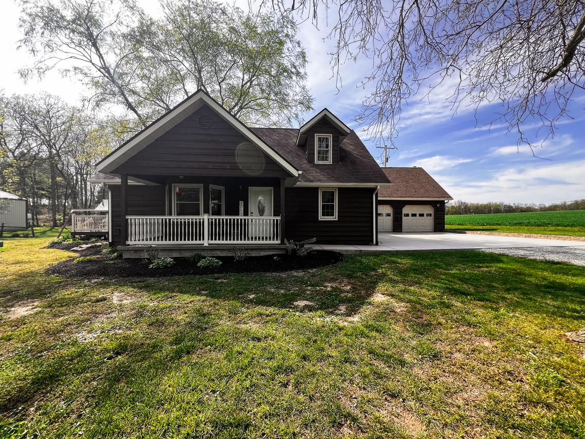11753 N Log Cabin Ln., Mt Vernon, IL 62864