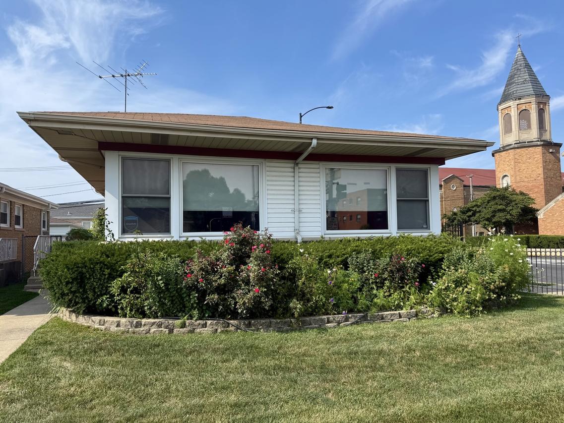 2800 W Bryn Mawr Ave., Chicago, IL 60659