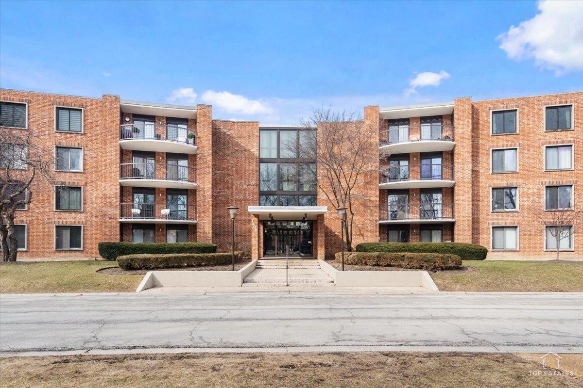 1405 E Central Rd. #222C, Arlington Heights, IL 60005