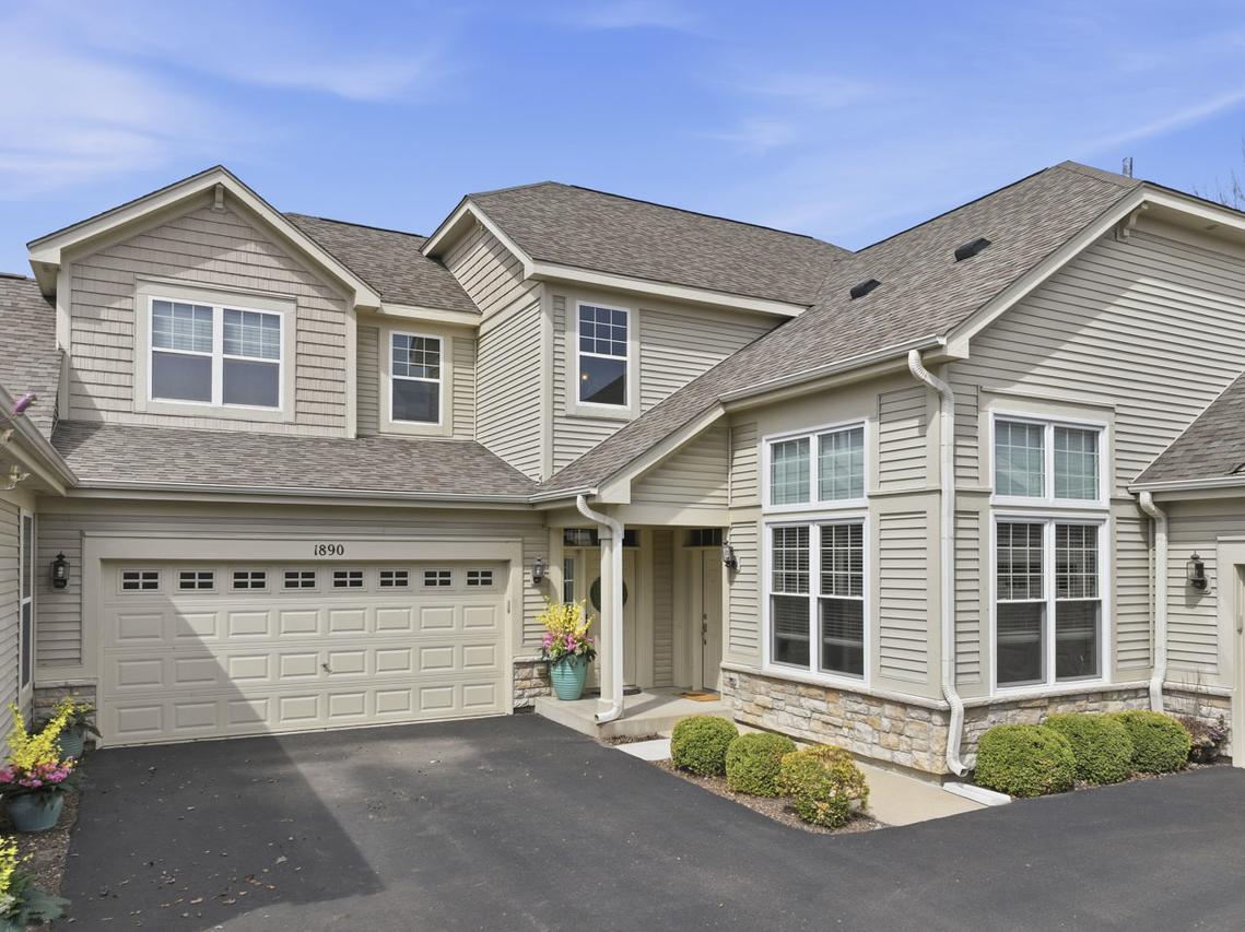 1890 Havenshire Rd., Aurora, IL 60502