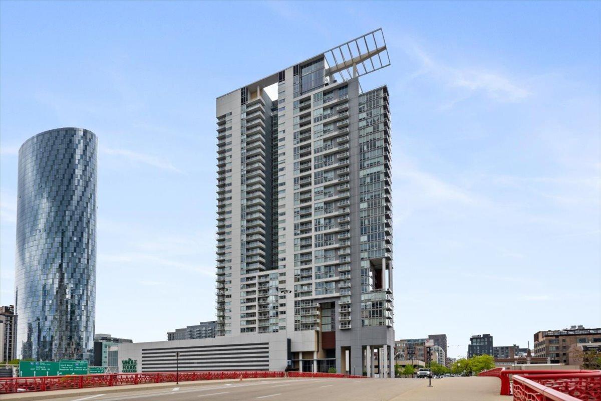 737 W Washington Blvd. #3210, Chicago, IL 60661