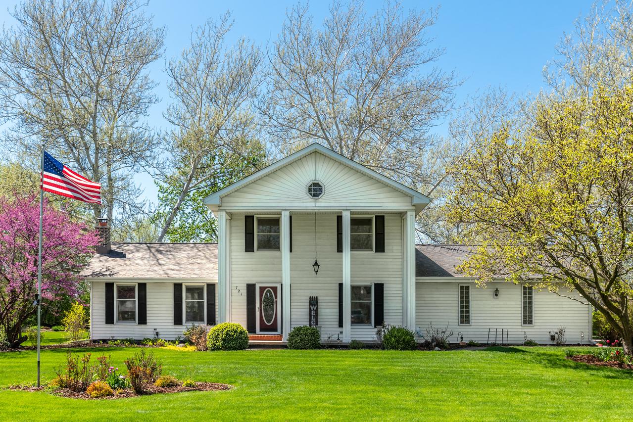 721 Wisconsin Rd., New Lenox, IL 60451