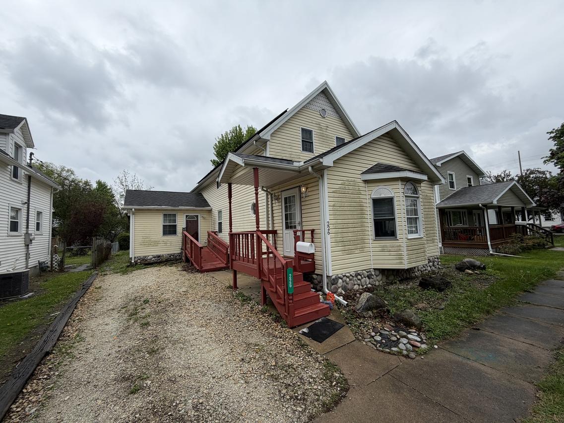 226 E Orleans St., Paxton, IL 60957