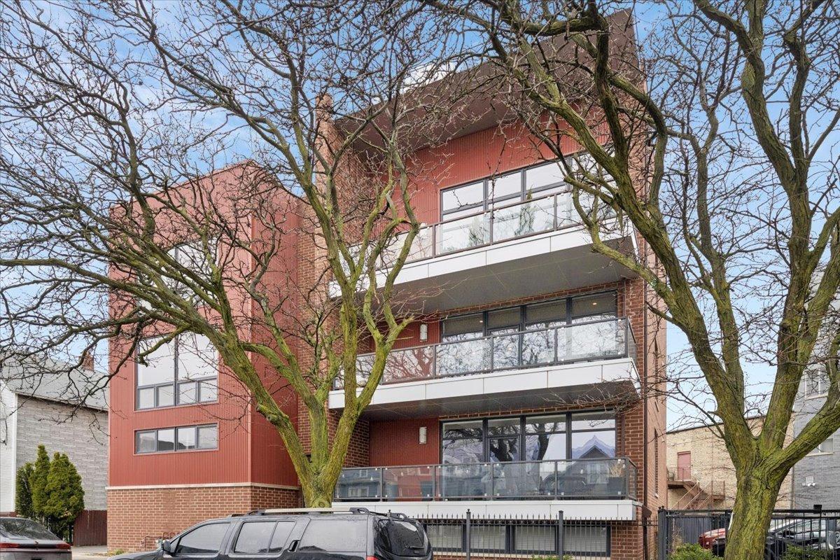 3518 W Wolfram St. #2, Chicago, IL 60618