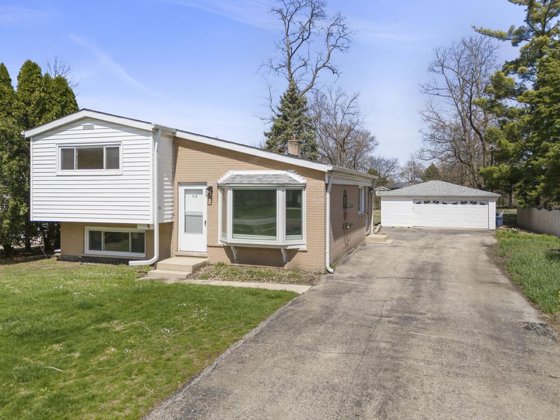 518 E North Broadway St., Lombard, IL 60148