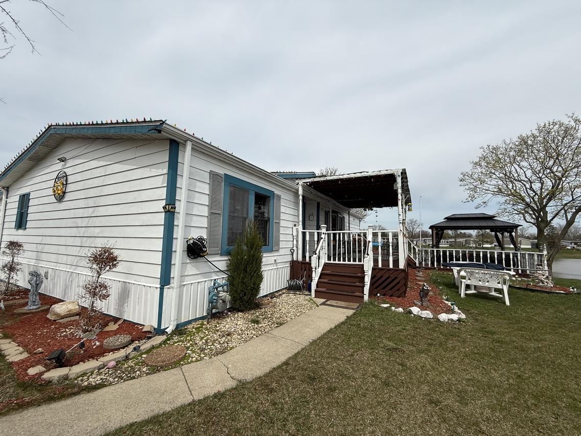 588 Hickory Glen Rd., Matteson, IL 60443