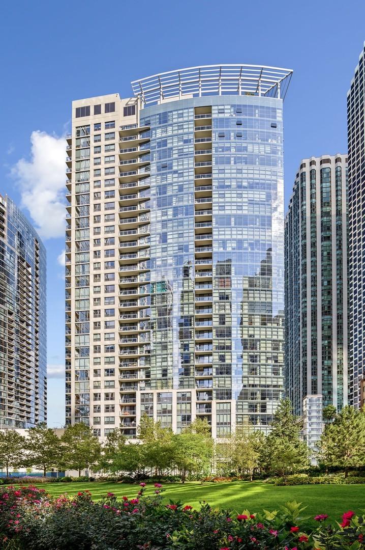201 N Westshore Dr. #2204, Chicago, IL 60601