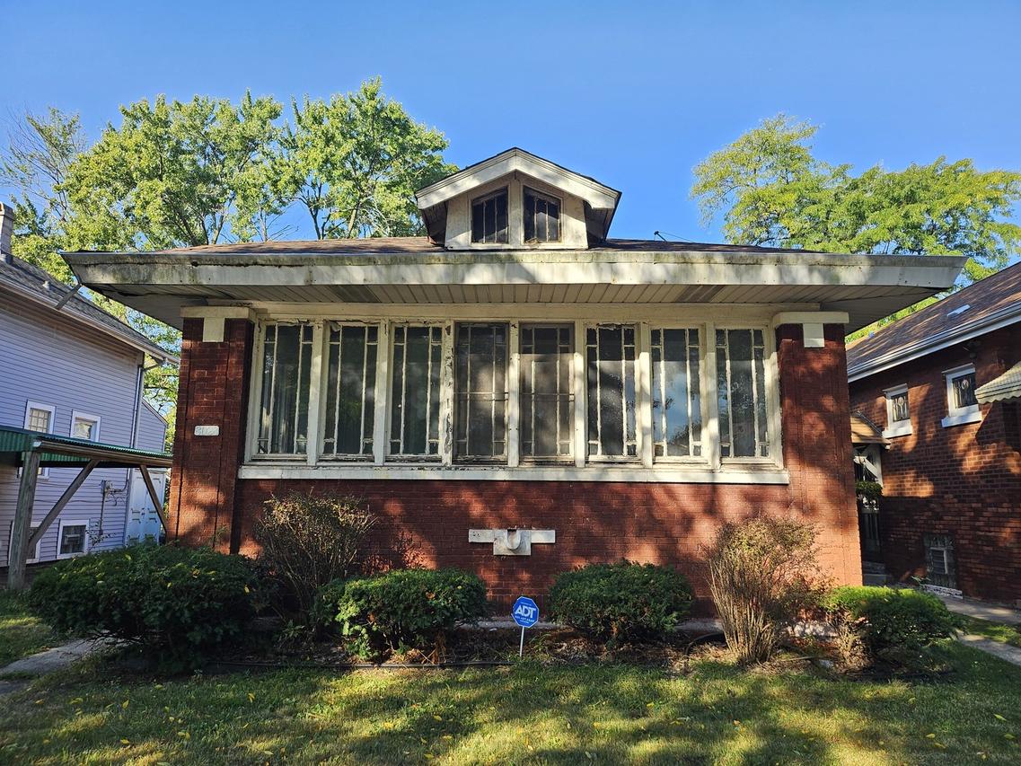 8028 S Bennett Ave., Chicago, IL 60617