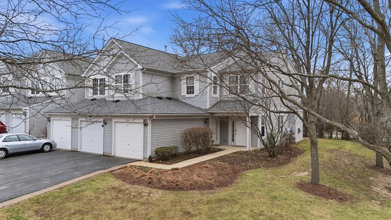 1313 Brookdale Dr., Carpentersville, IL 60110