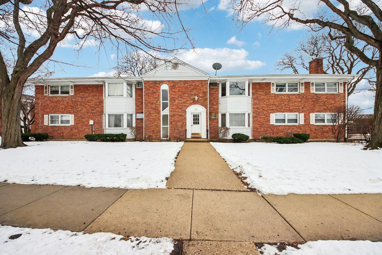527 W Eastman St. #2C, Arlington Heights, IL 60005