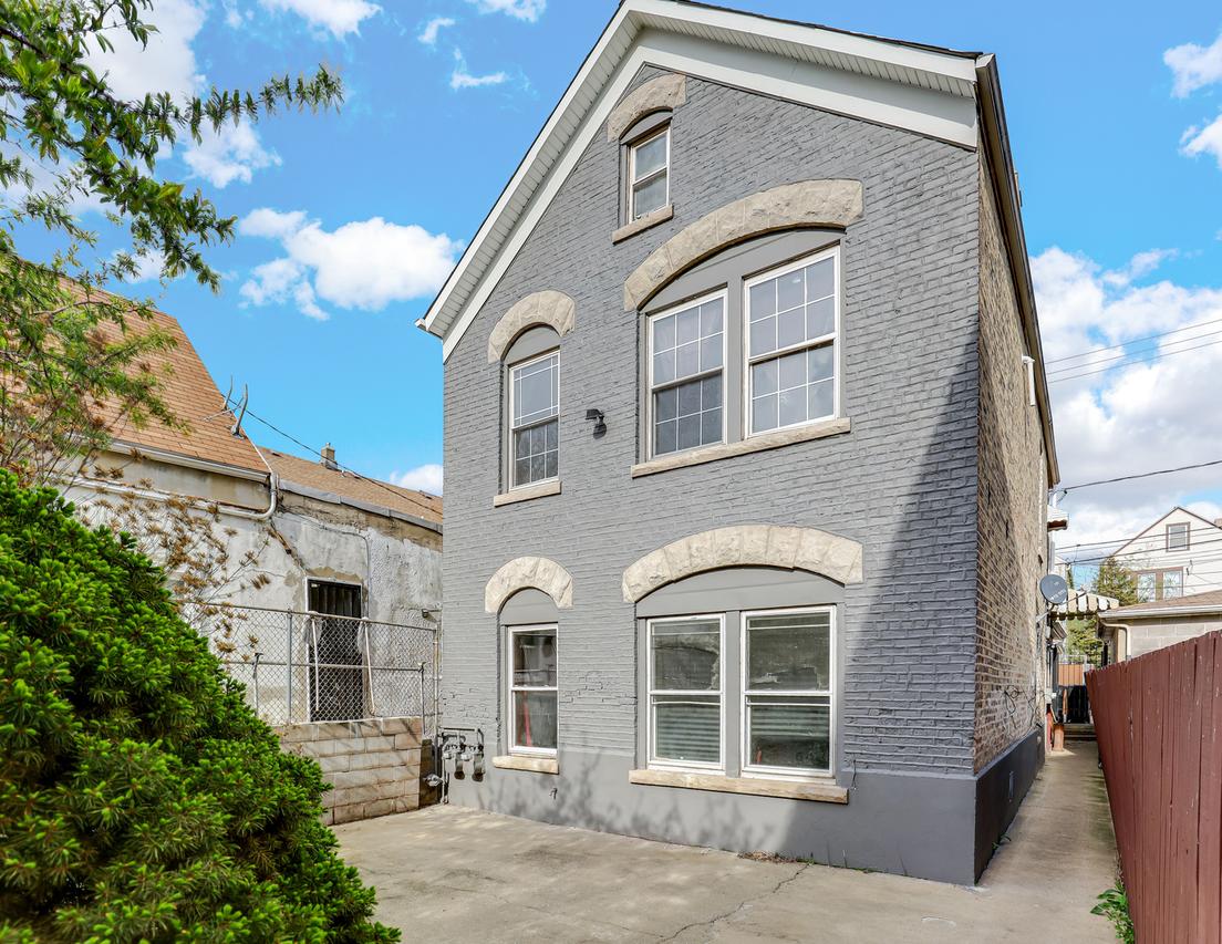 2631 S Sawyer Ave., Chicago, IL 60623