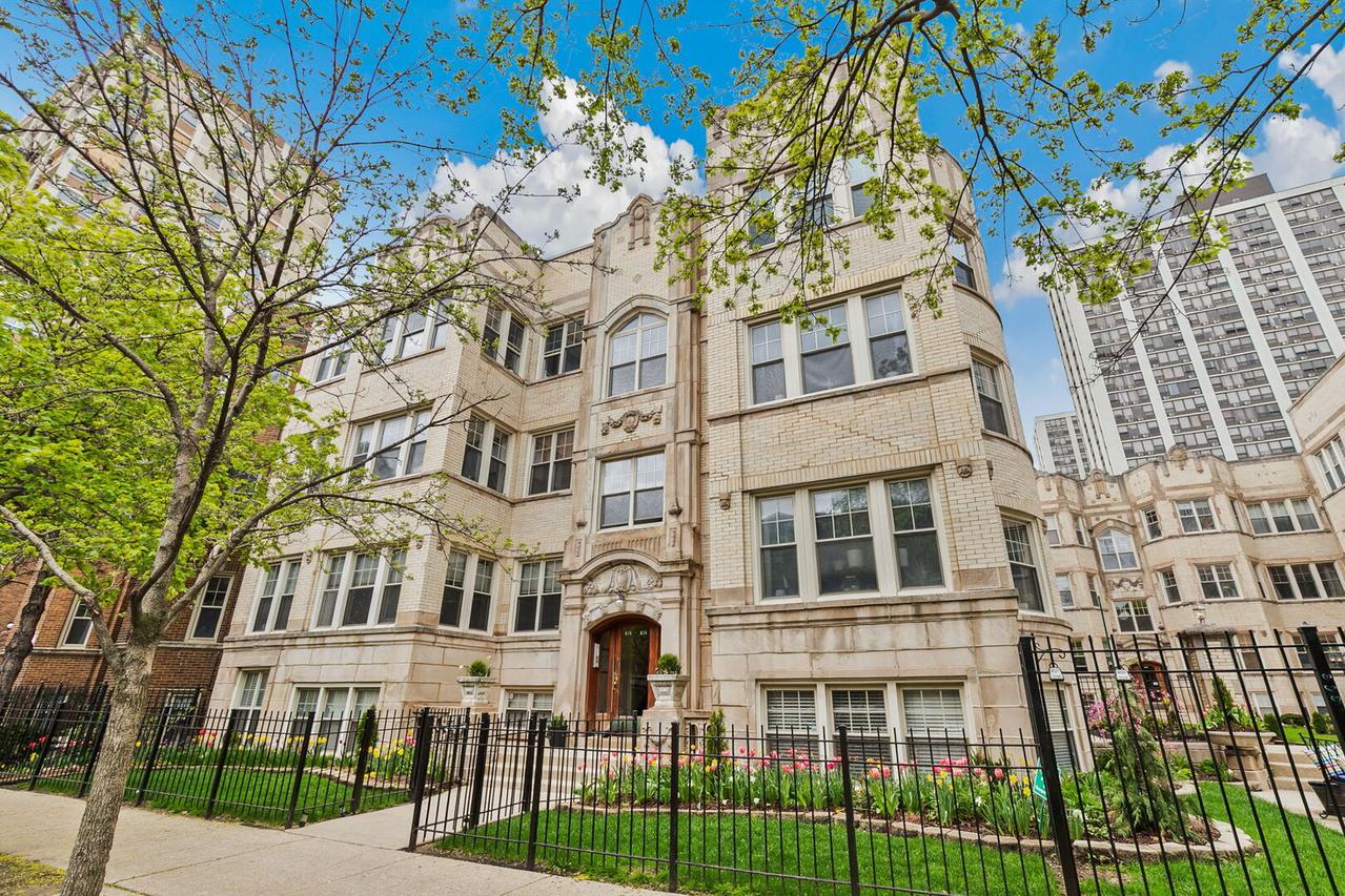824 W Sunnyside Ave. #3, Chicago, IL 60640
