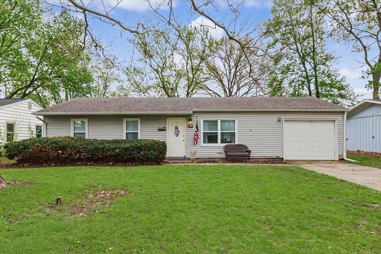 2405 Lawndale Dr., Champaign, IL 61821