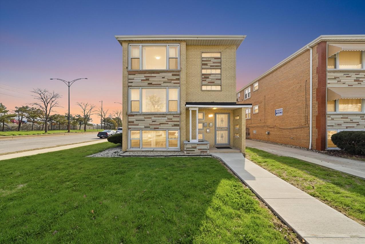 7901 S Whipple St., Chicago, IL 60652