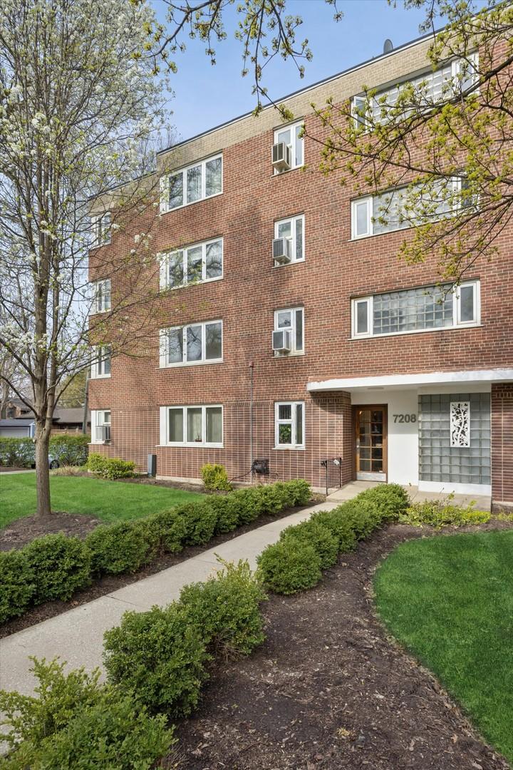 7208 Oak Ave. #2SE, River Forest, IL 60305