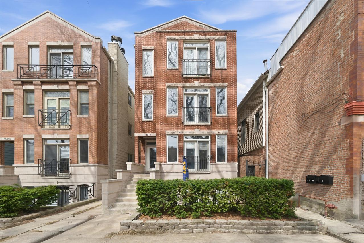 1016 W George St. #2, Chicago, IL 60657