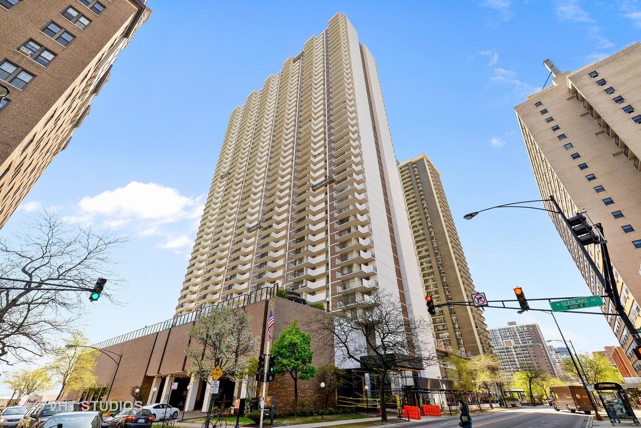 6033 N Sheridan Rd. #36F, Chicago, IL 60660