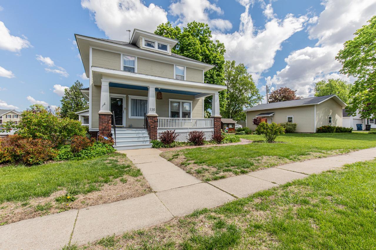 225 W Central Ave., Princeton, IL 61356