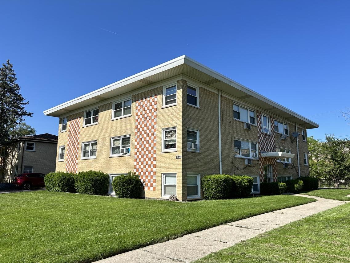 10931 S Lloyd Dr. #1C, Worth, IL 60482