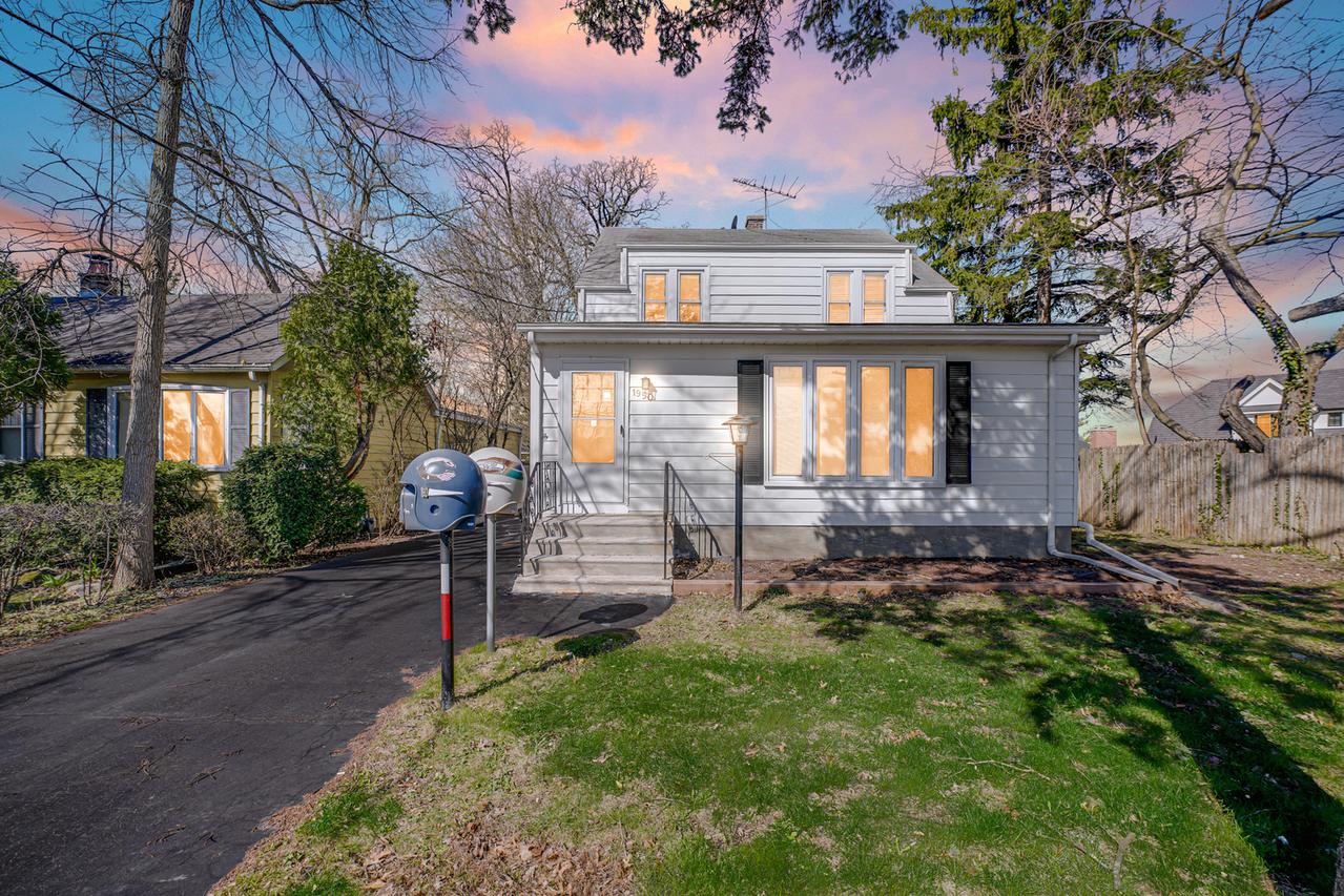 1950 Monroe Ave., Glenview, IL 60025