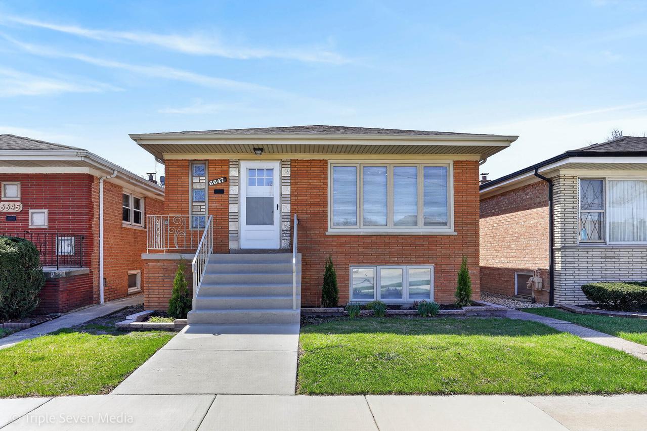 6647 W 59th St., Chicago, IL 60638