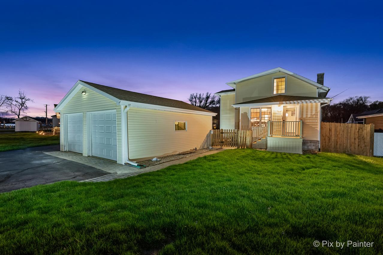 40433 N Bluff Dr., Antioch, IL 60002