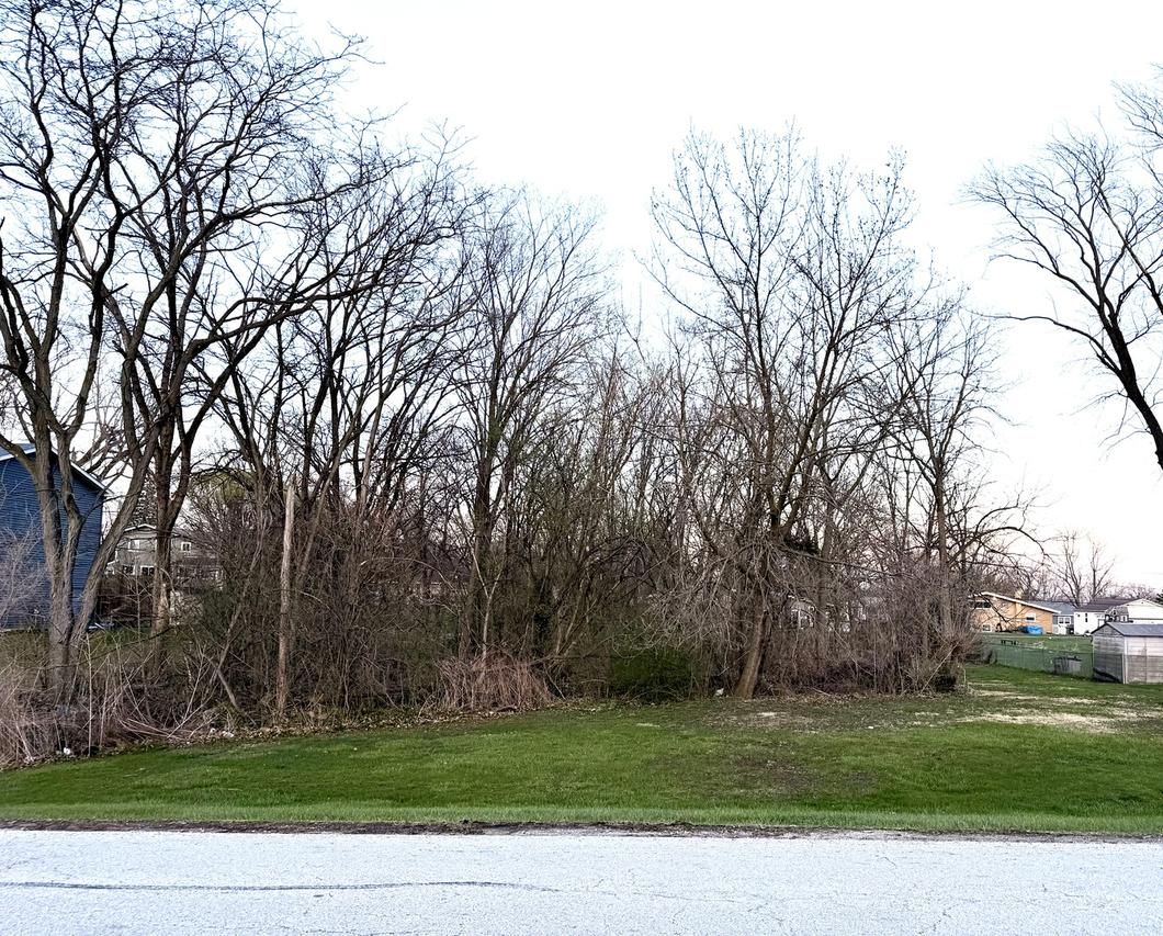 2N309 Pearl Ave., Glen Ellyn, IL 60137