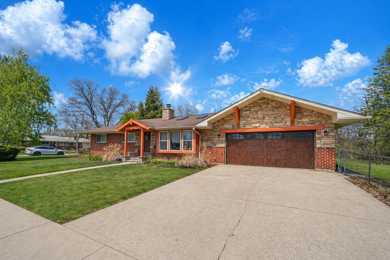 256 W Kathleen Dr., Des Plaines, IL 60016