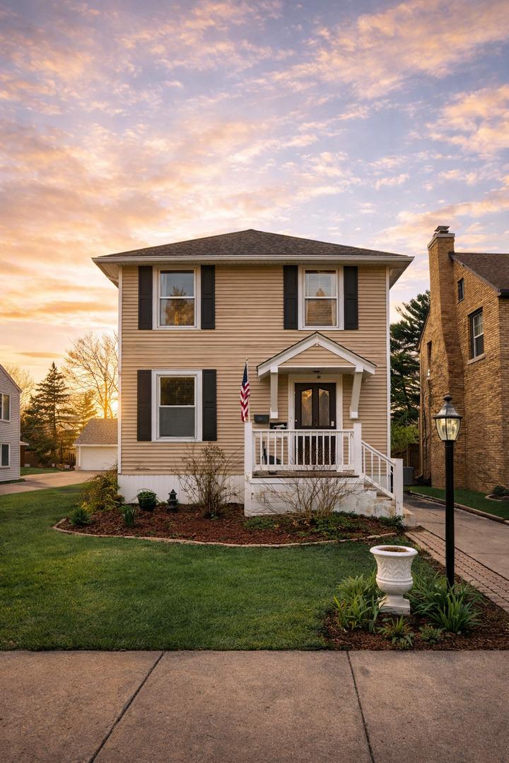 209 S Commonwealth Ave., Aurora, IL 60506