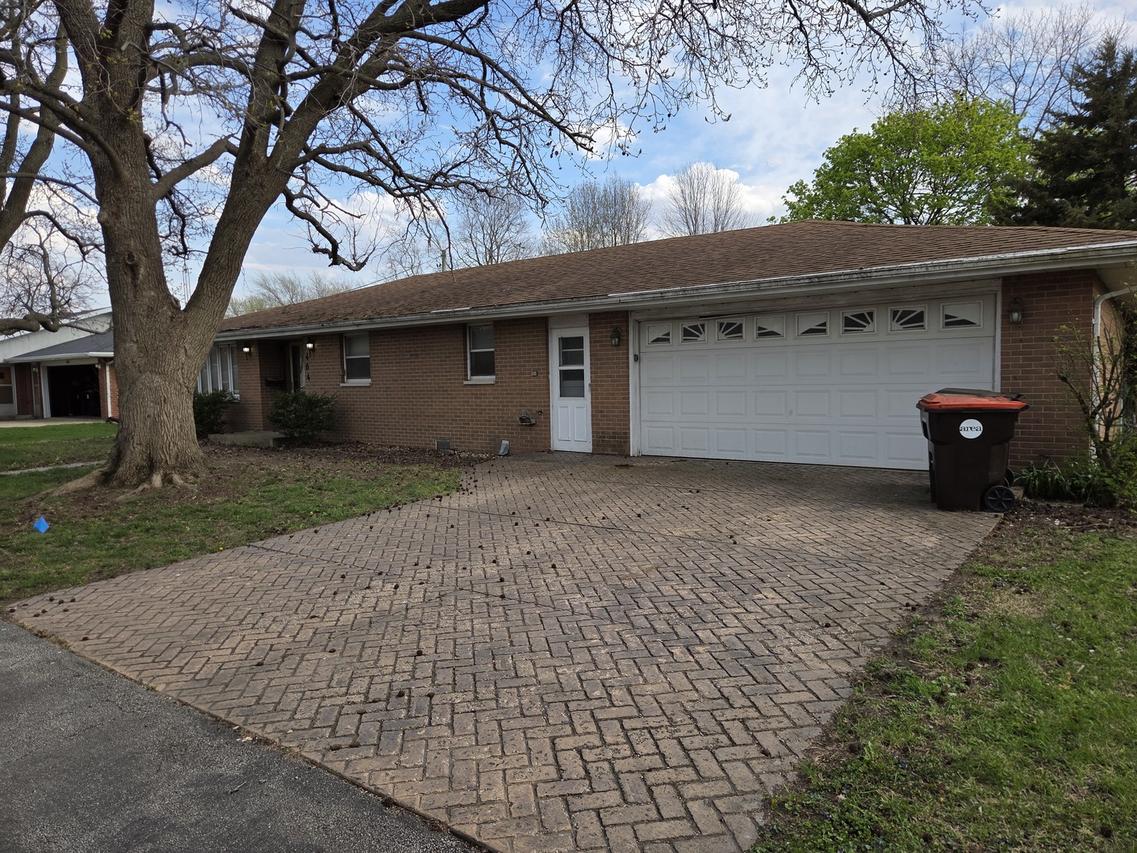 404 Sunset Dr., Heyworth, IL 61745