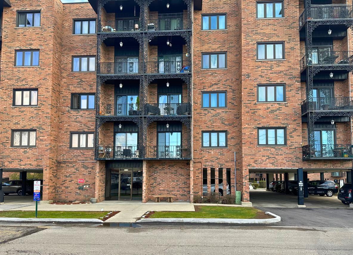 [Address Hidden by Seller], Des Plaines, IL 60016